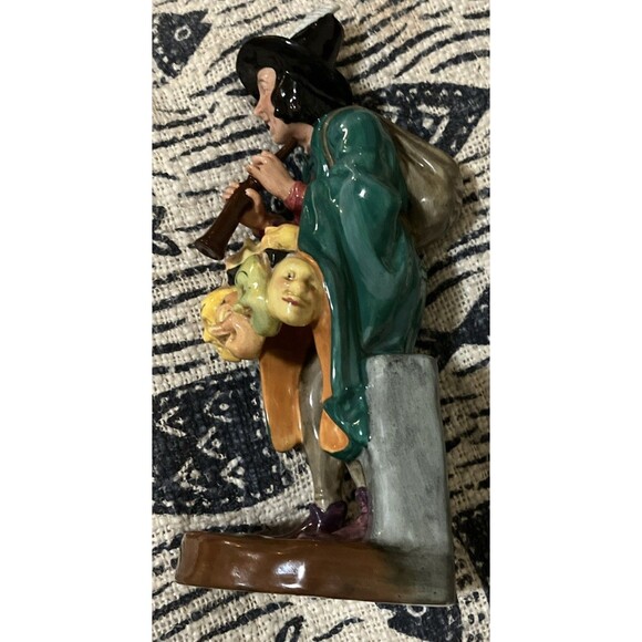 Halloween Antique Royal Doulton “The Mask Seller” Figurine Retired 2103 - Picture 9 of 16
